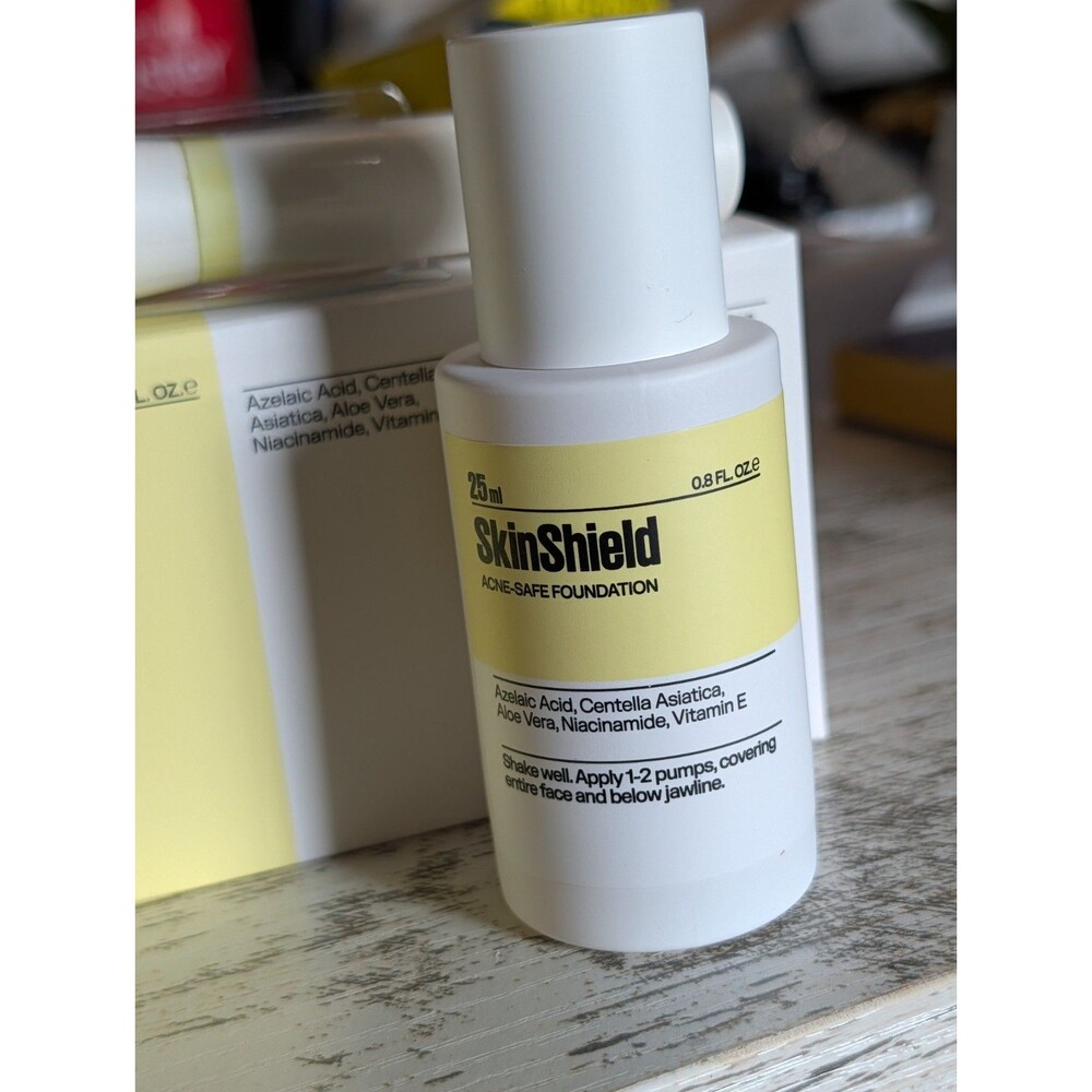 Methodiq SkinShield Acne Safe Active Foundation Shade 35 Light-Medium & Brush - Picture 3 of 7